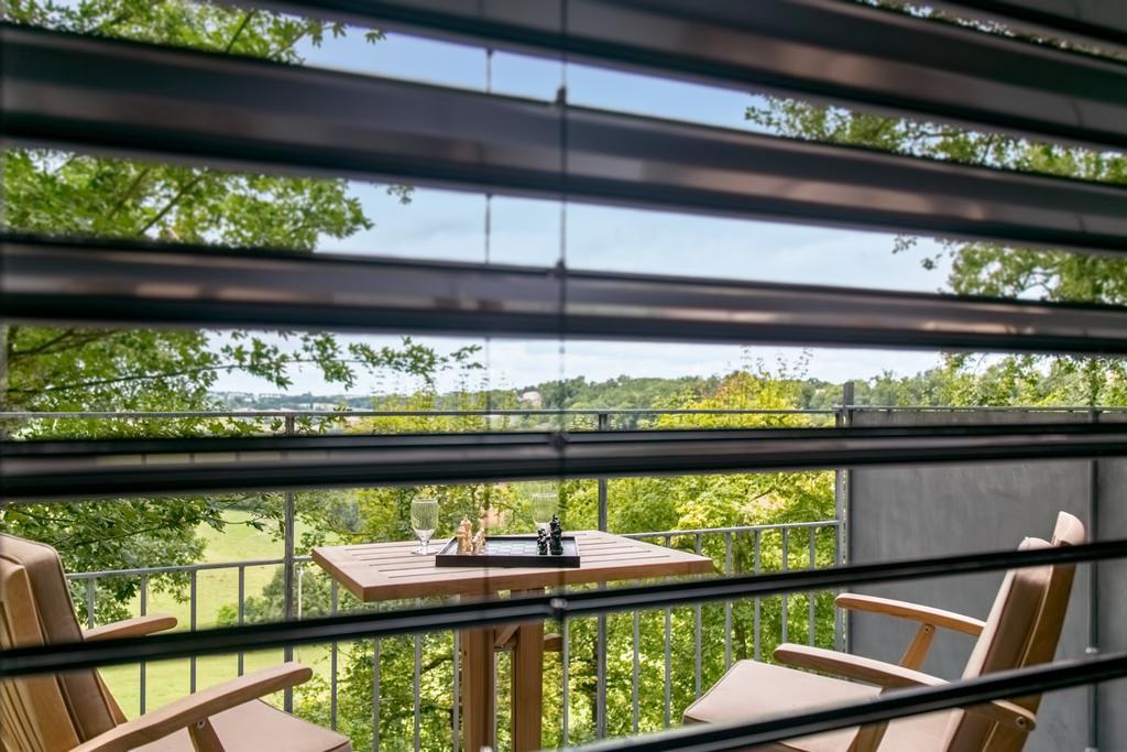 Chambres D'Hotes Domaine De Nazere Avezan Exterior photo